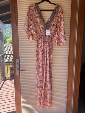 NWT Cienna Peach Paisley V-Neck Maxi Dress